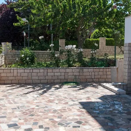 David's Place 公寓 *